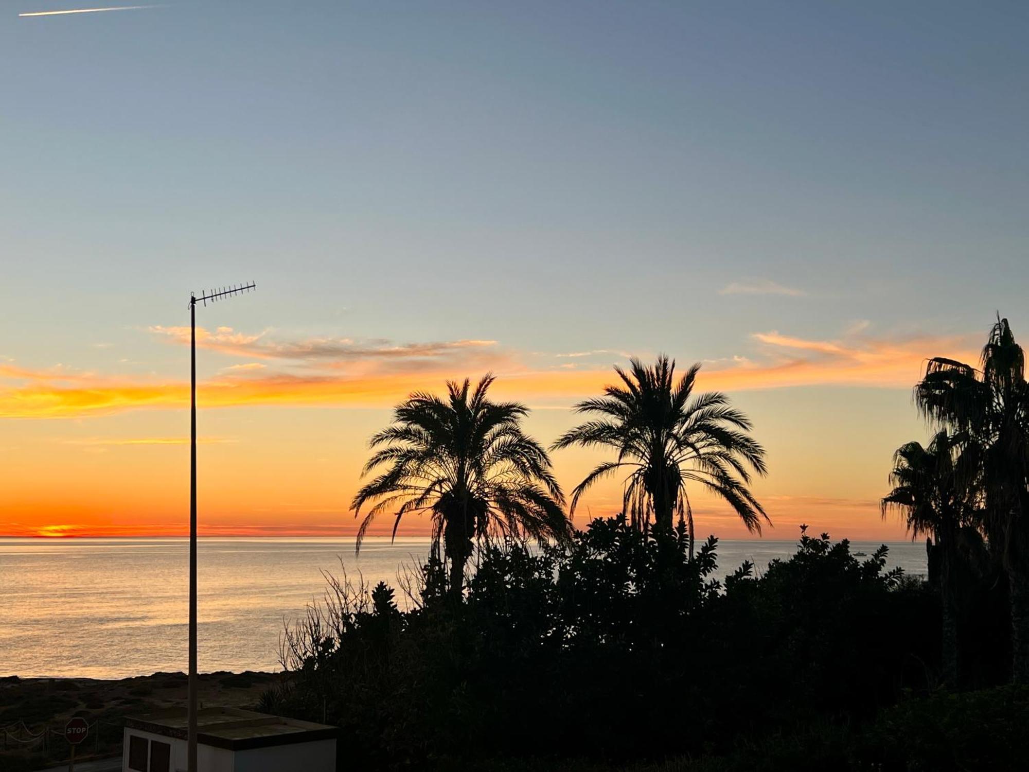 Azul - Casa Azul Sea View, First Line, La Mata-torrevieja Apartment *